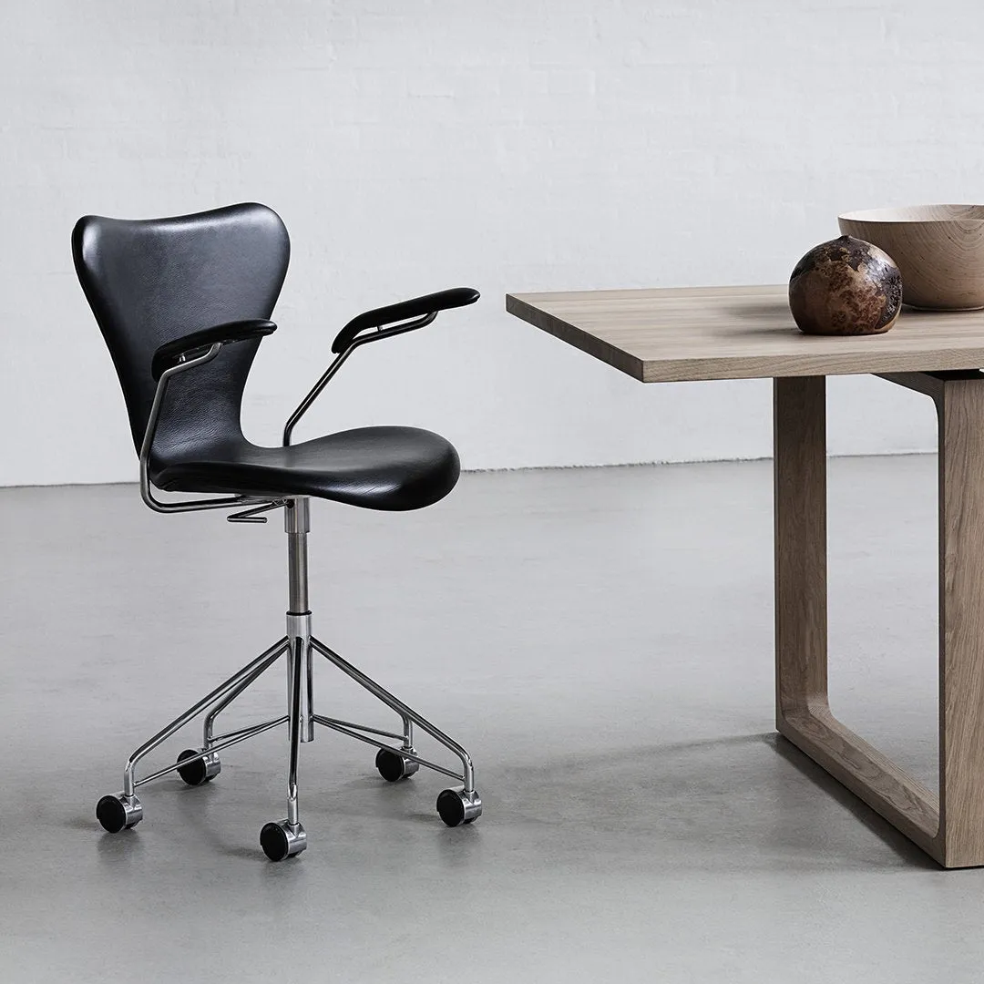 Series 7 Swivel Armchair 3217- Fully Upholstered