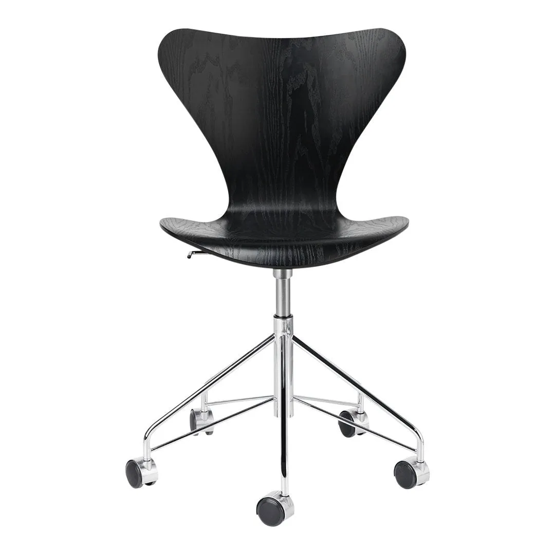 Series 7 Swivel Chair 3117 - Clear Lacquered
