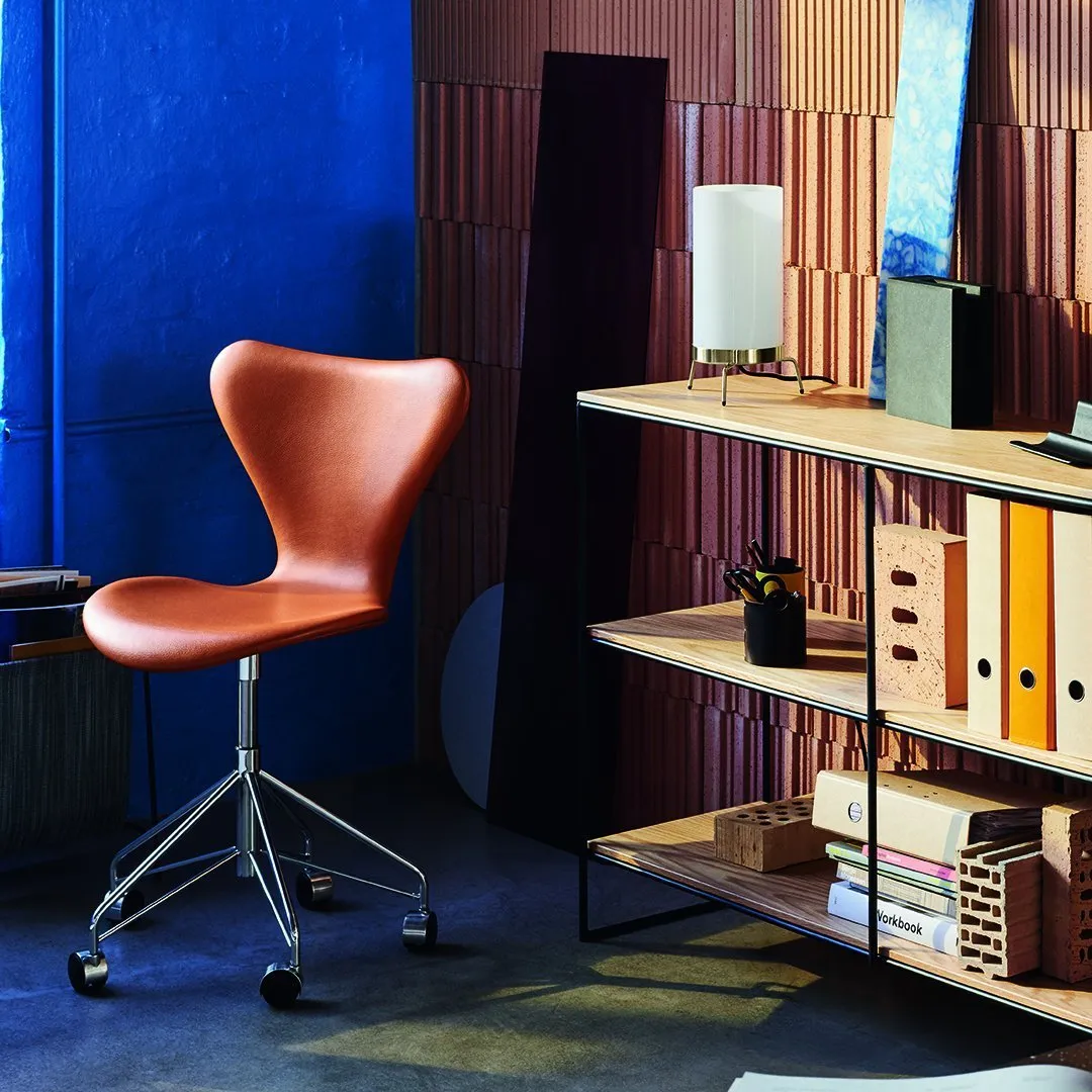 Series 7 Swivel Chair 3117 - Fully Upholstered