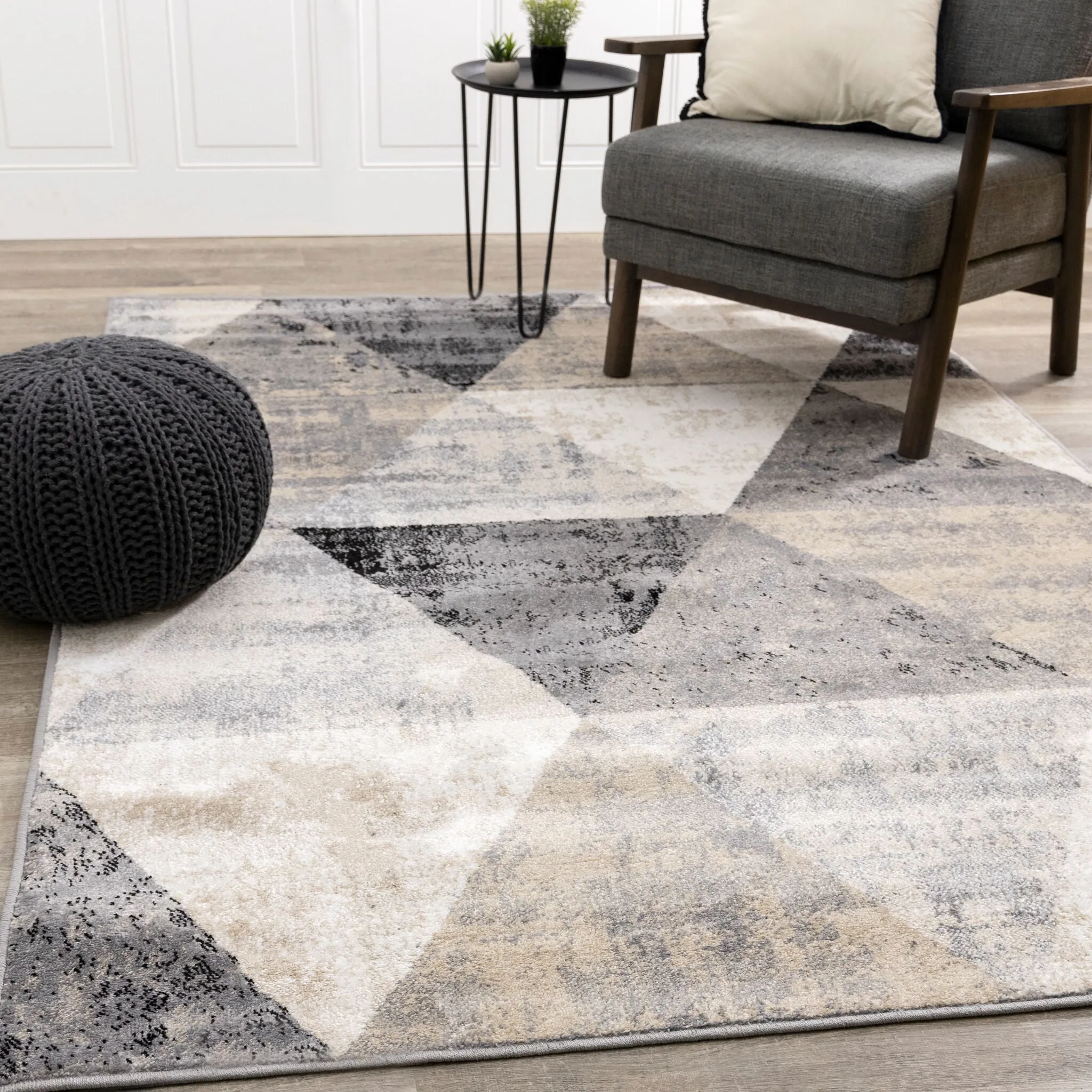 Stone Prism 6'7" x 9'7" Triangle Shapes Area Rug - Cream, Beige
