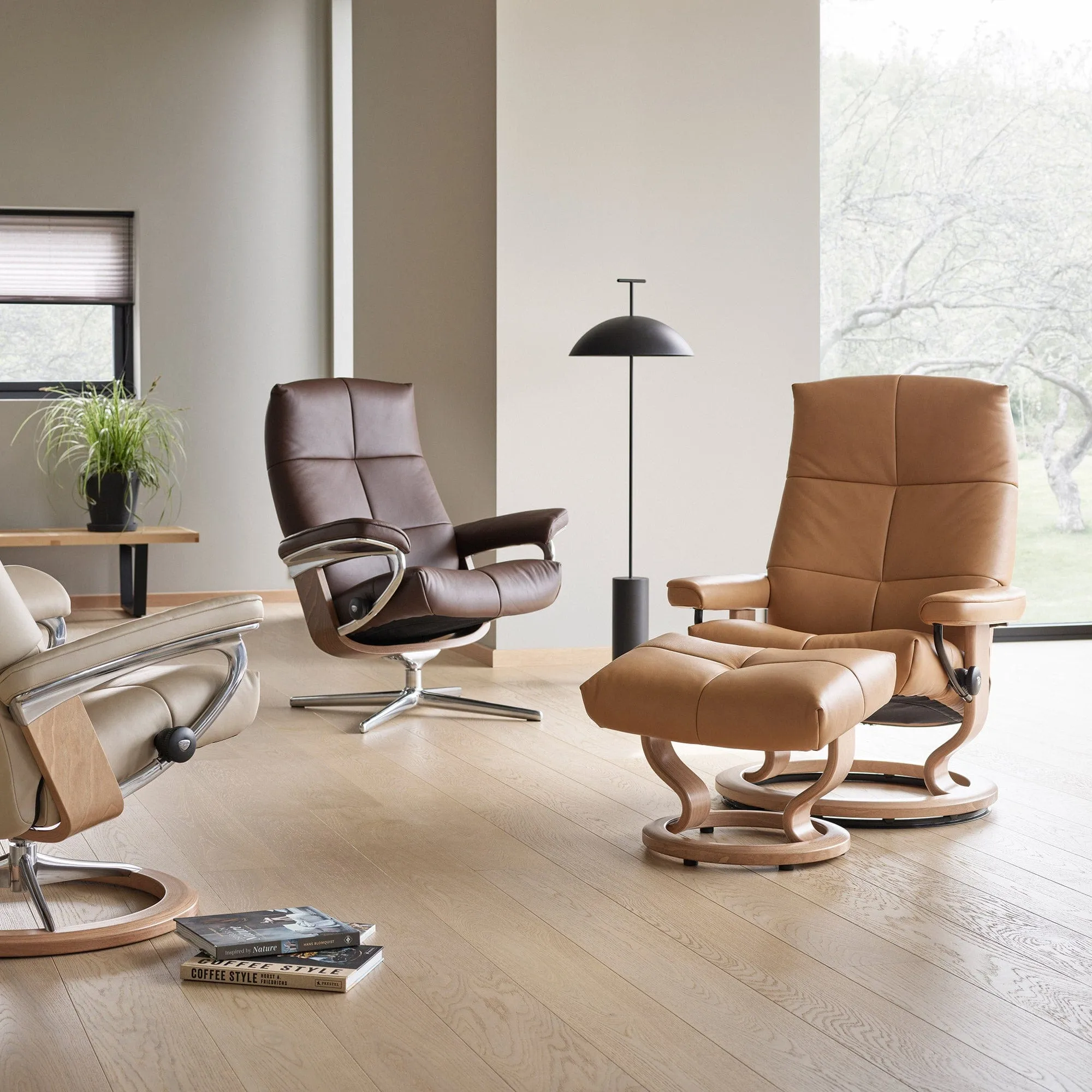 Stressless David - Chair & Footstool With Signature Base In Batick Leather