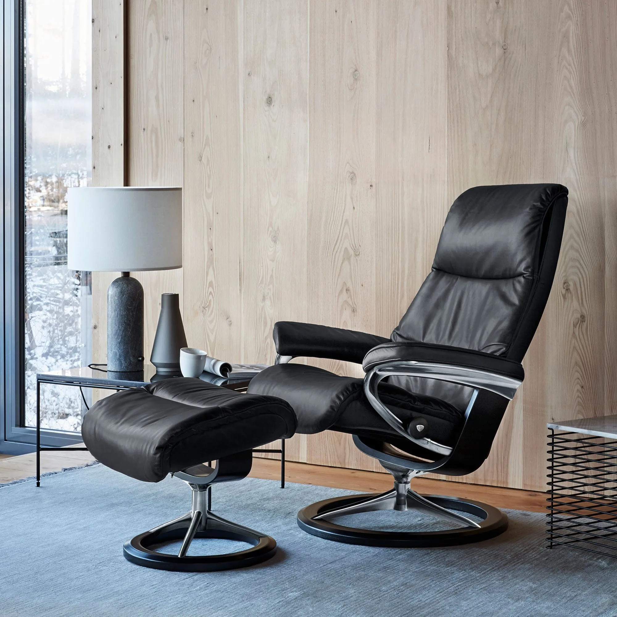 Stressless View - Chair & Stool With Signature Base In Leather