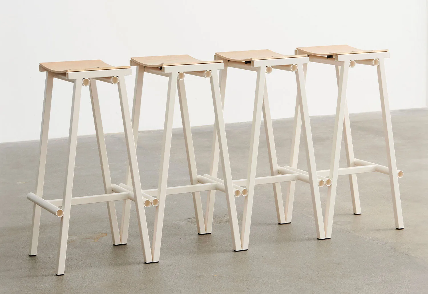 Taburete 8 Bar Stool
