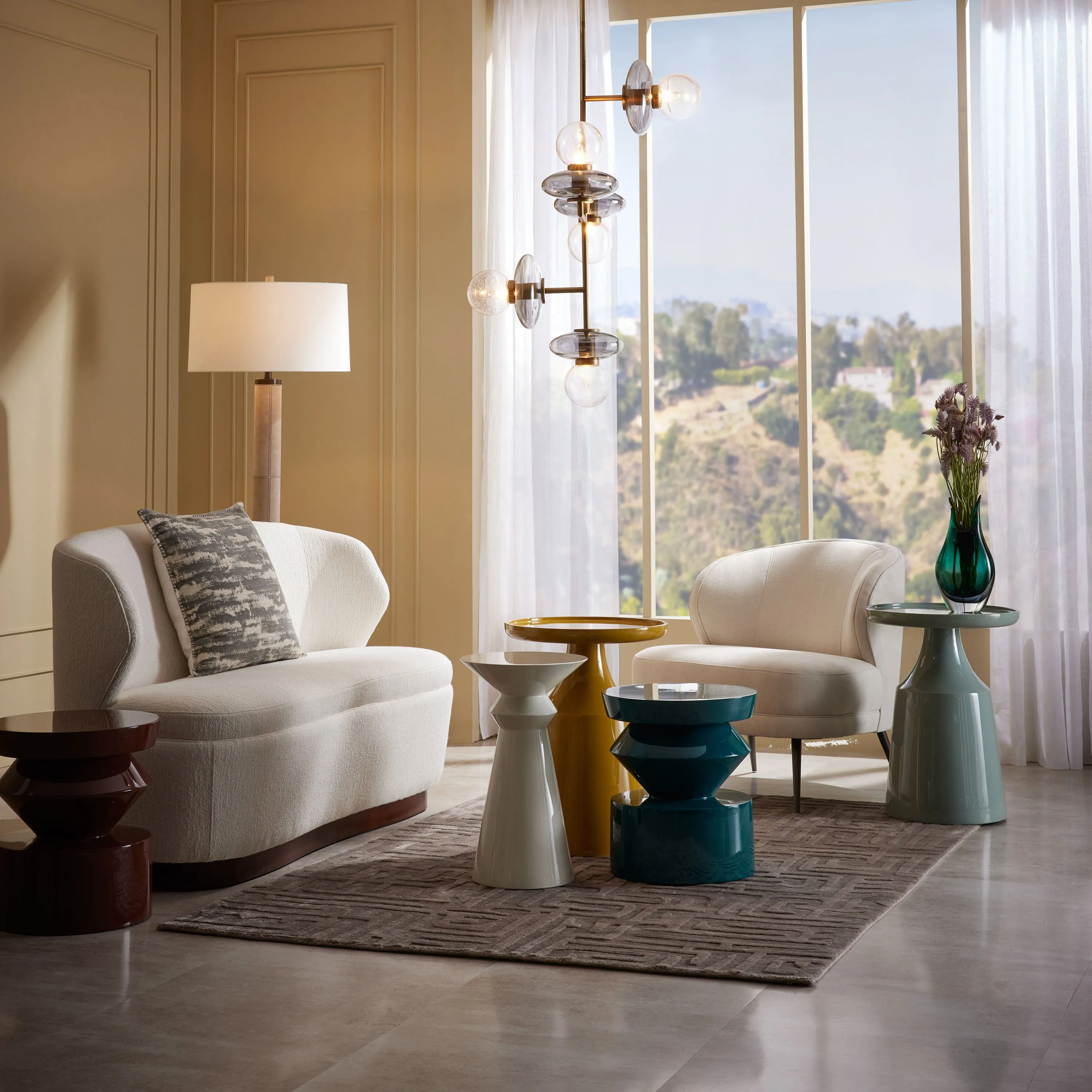 Uma Accent Table