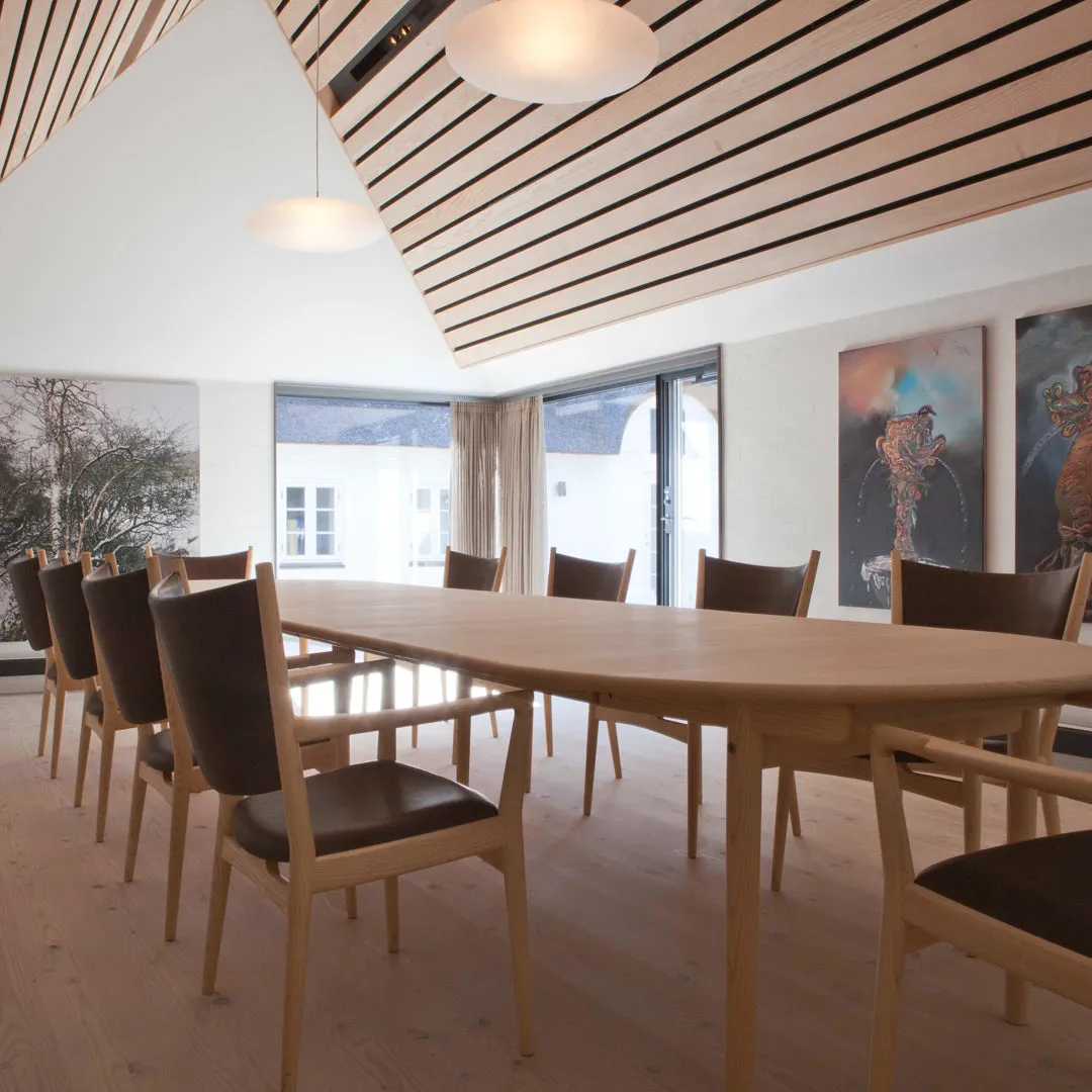 Wegner PP240 Conference Chair
