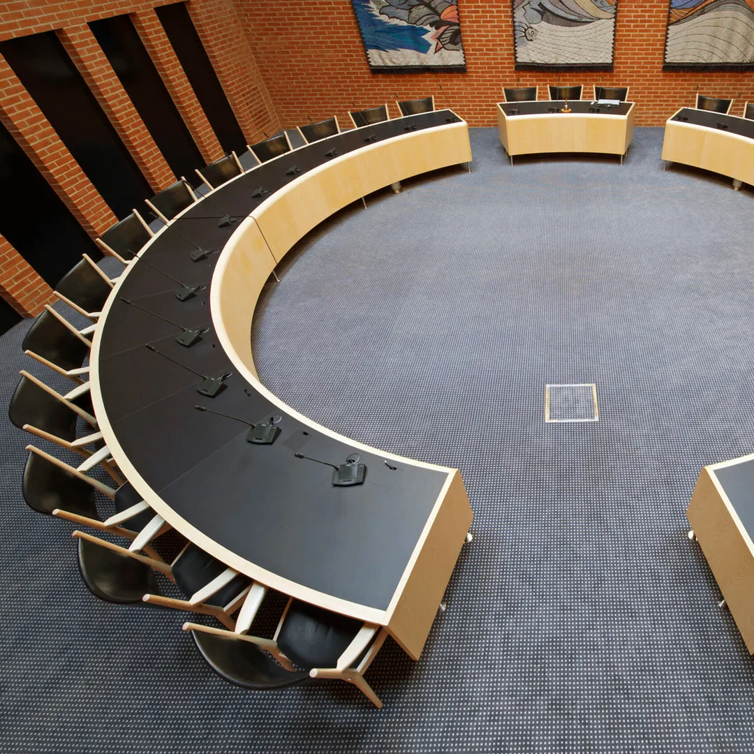 Wegner PP240 Conference Chair