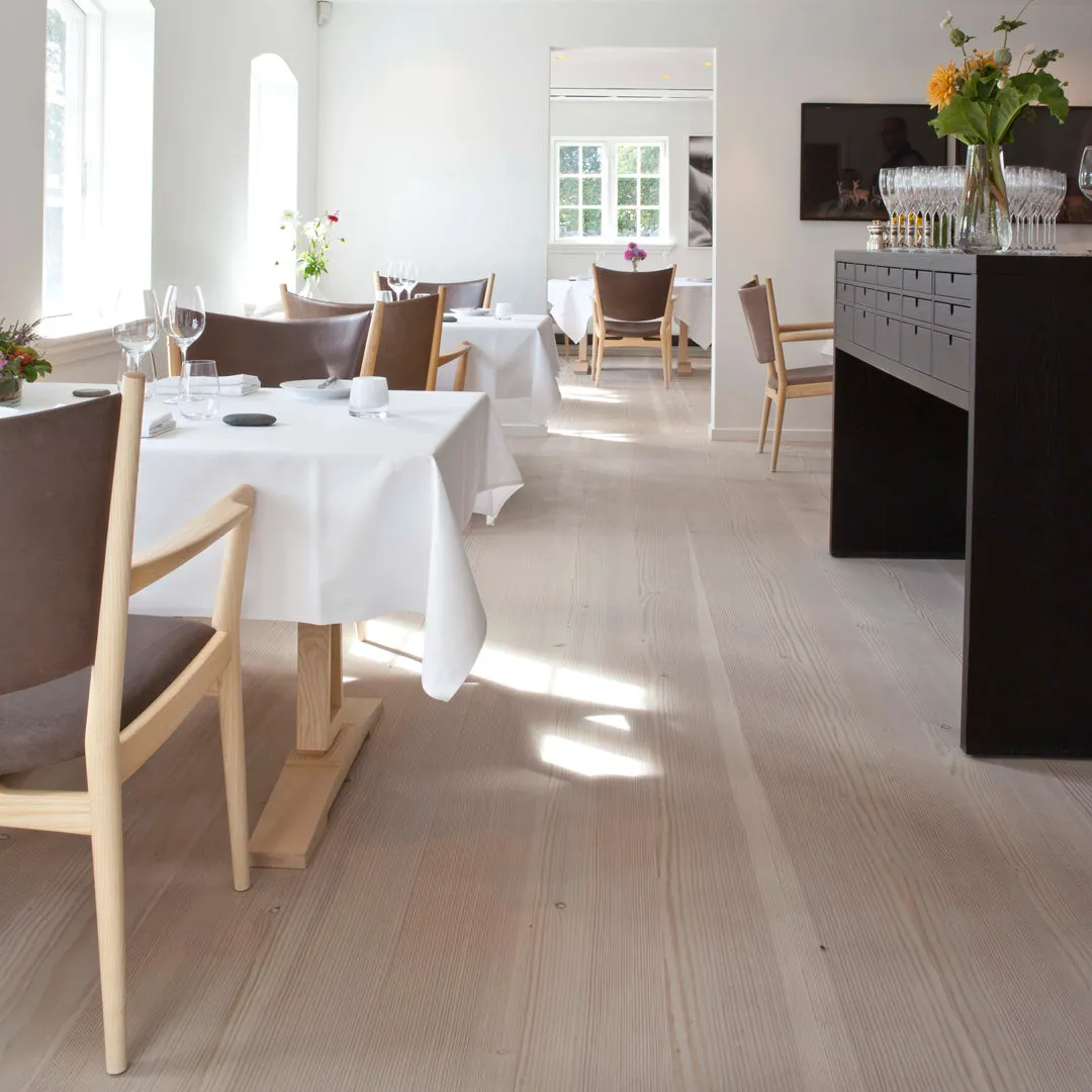 Wegner PP240 Conference Chair